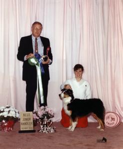 Meeka and Claire winning Best Junior Handler under ASCA Breeder Judge Dave Hill at the CRASC National Preshow, Sep 1990